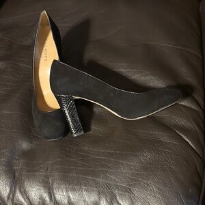 Elegant Black Heels with Textured Heel